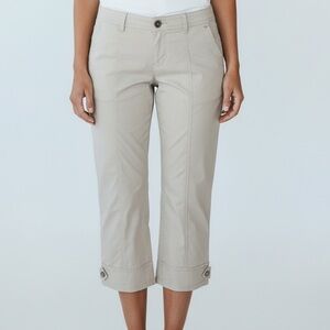 Chico’s Women's Ultimate Fit Crop Button-Hem Capri Pants Khaki NWT SZ 2.5/ 14